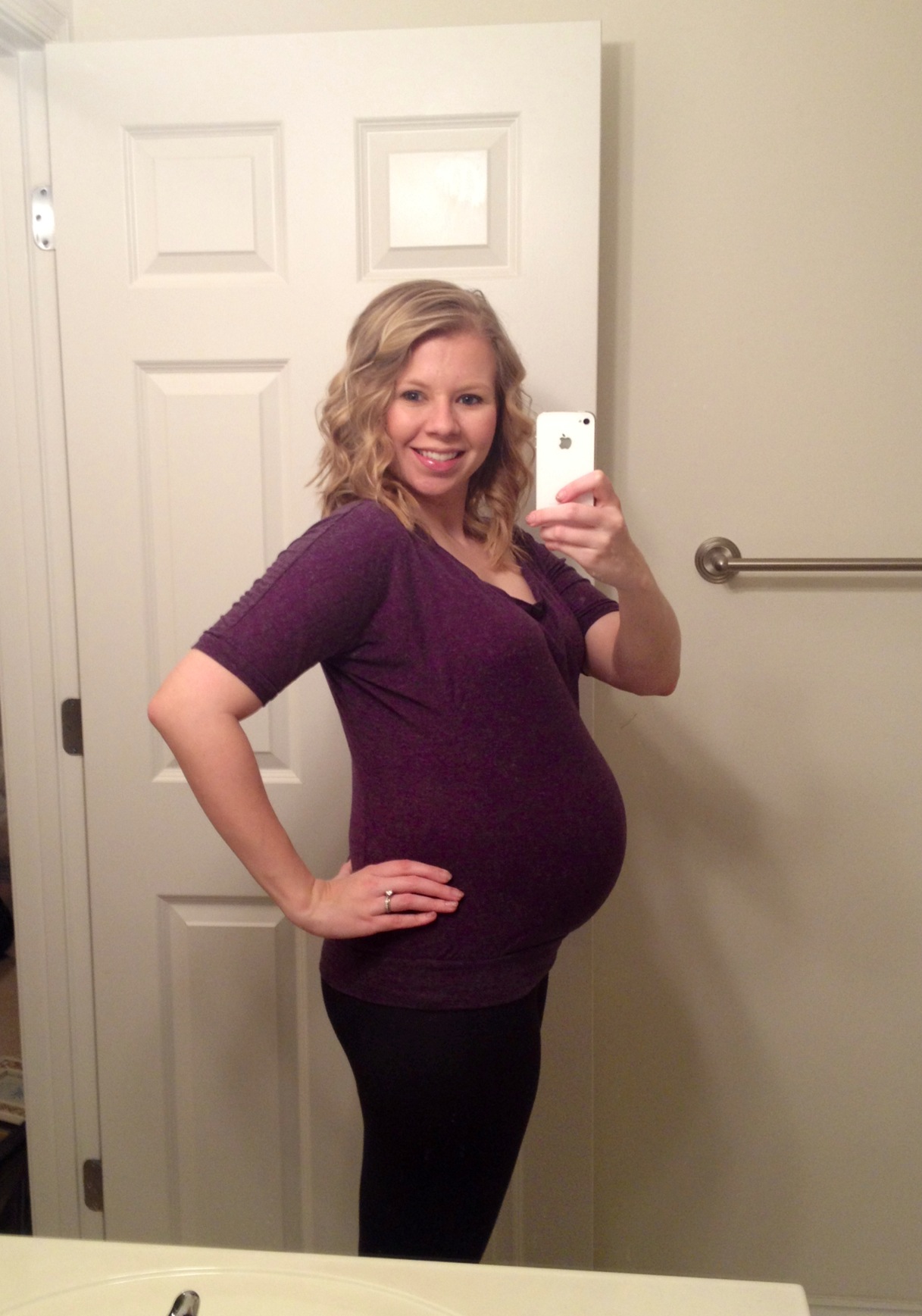 Живот беременной 29 недель