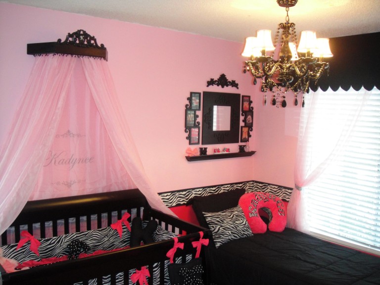 Hot Pink and Zebra for our Little Princess ! - Project Nursery