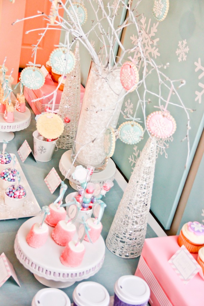 winter-wonderland-1st-birthday-project-nursery