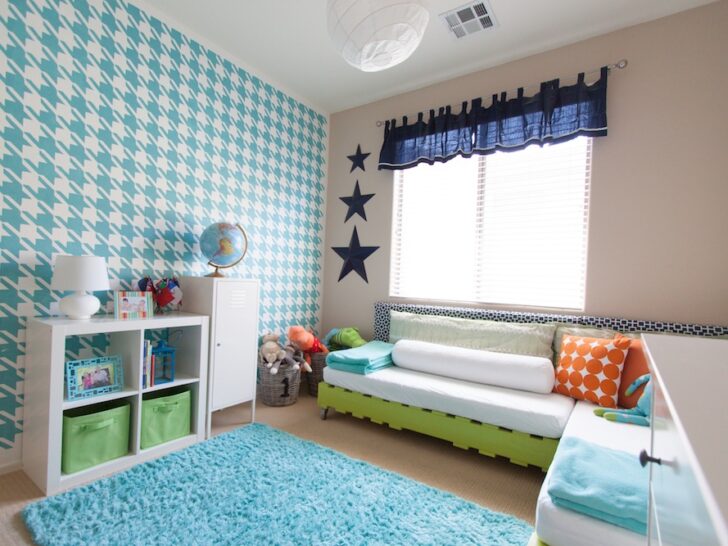 Houndstooth Wall DIY - Shared Boys Room