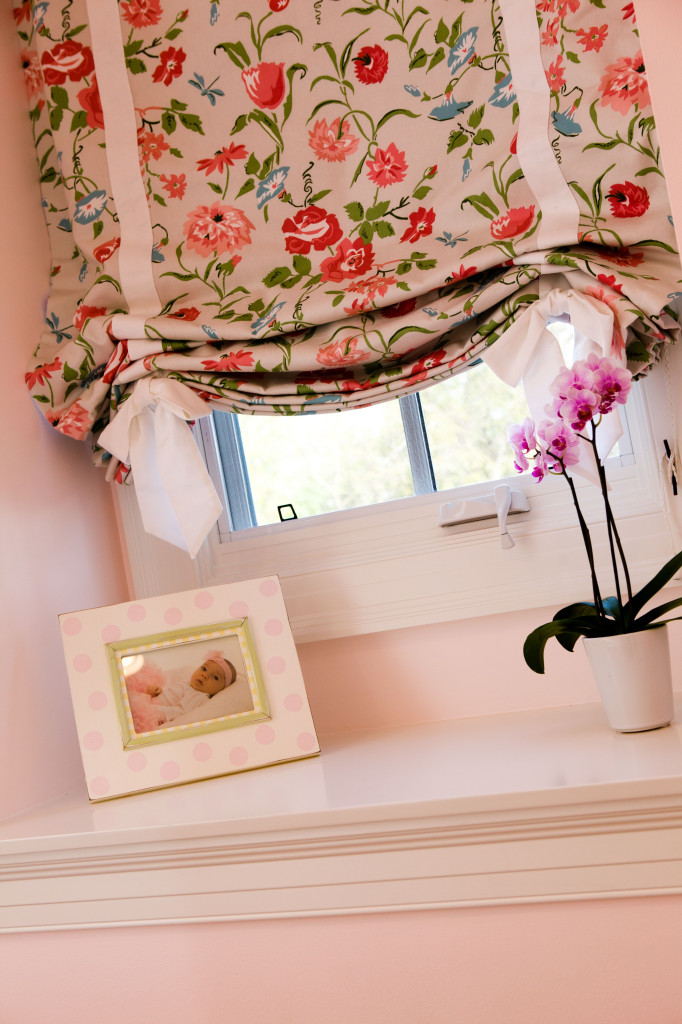 Floral Roman Shade in Traditional Classic Preppy Girl's Room