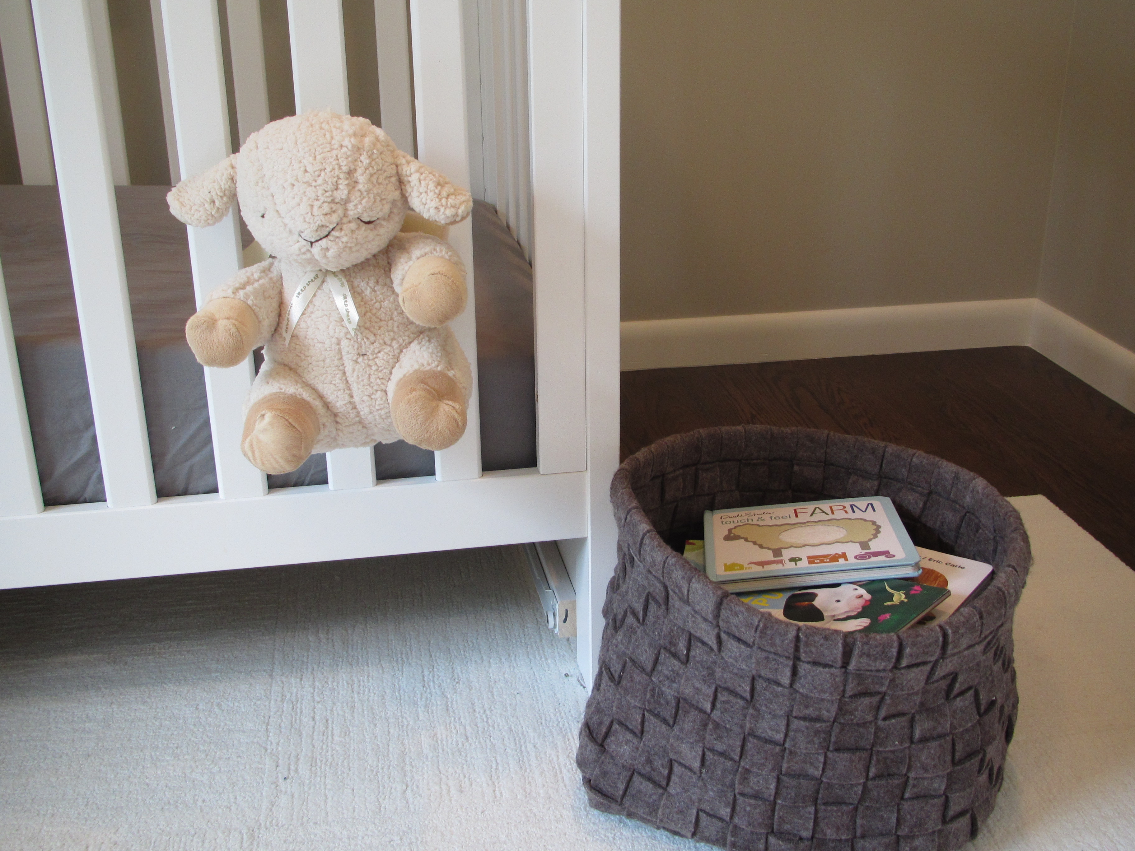 Kite Themed Gray Girl Nursery Basket