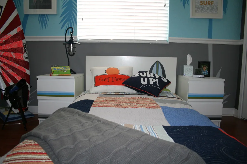 Surf Themed Boy's Room 