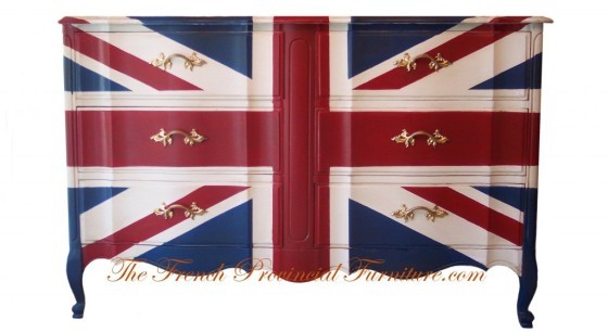 British-inspired design union jack dresser