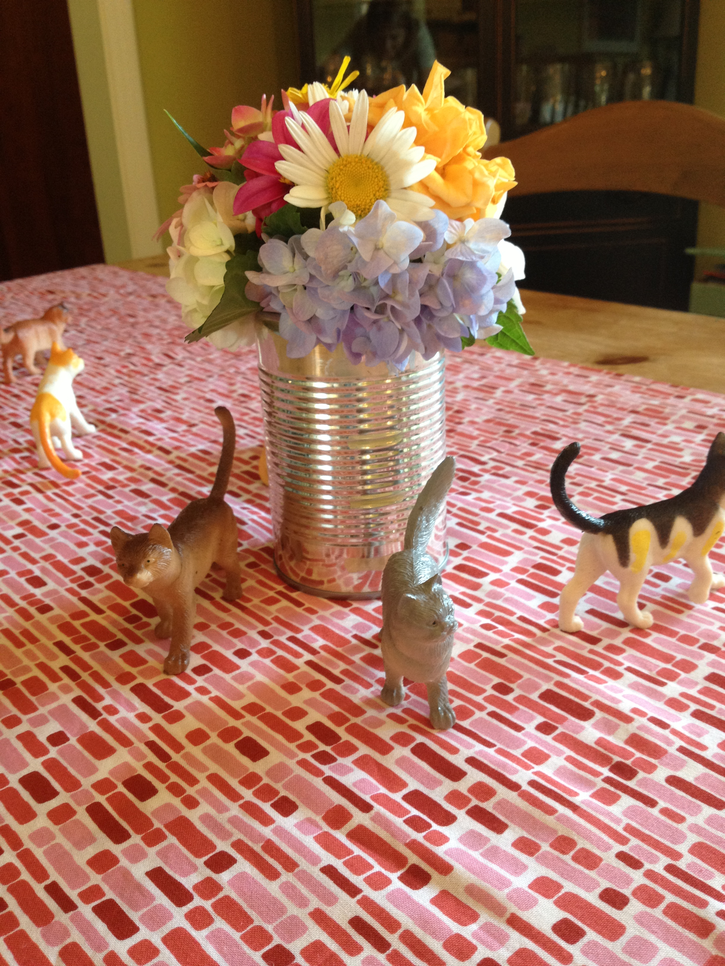 Kitty Themed Party Flowers