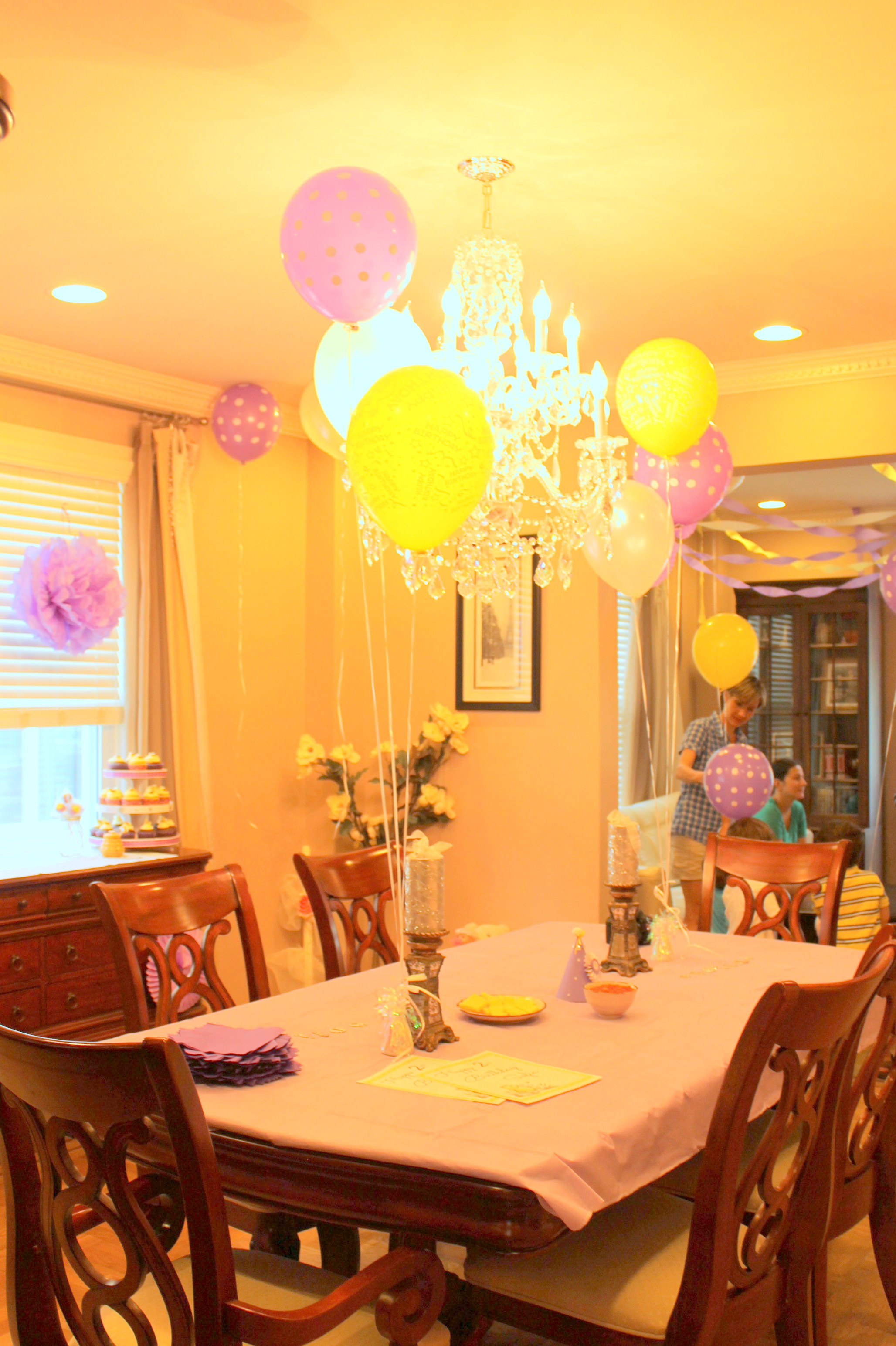 Winnie the Pooh Birthday Party Balloons