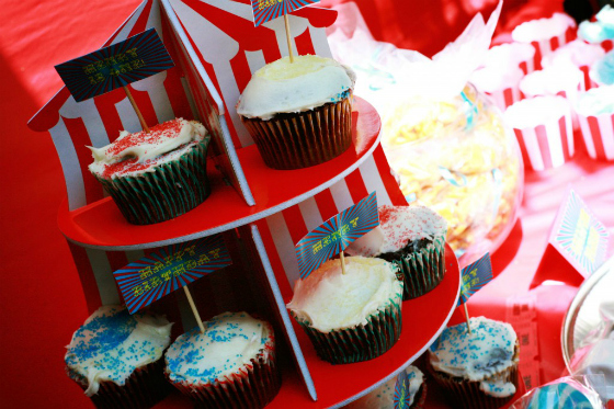 Circus Theme Birthday Cupcakes - Project Nursery