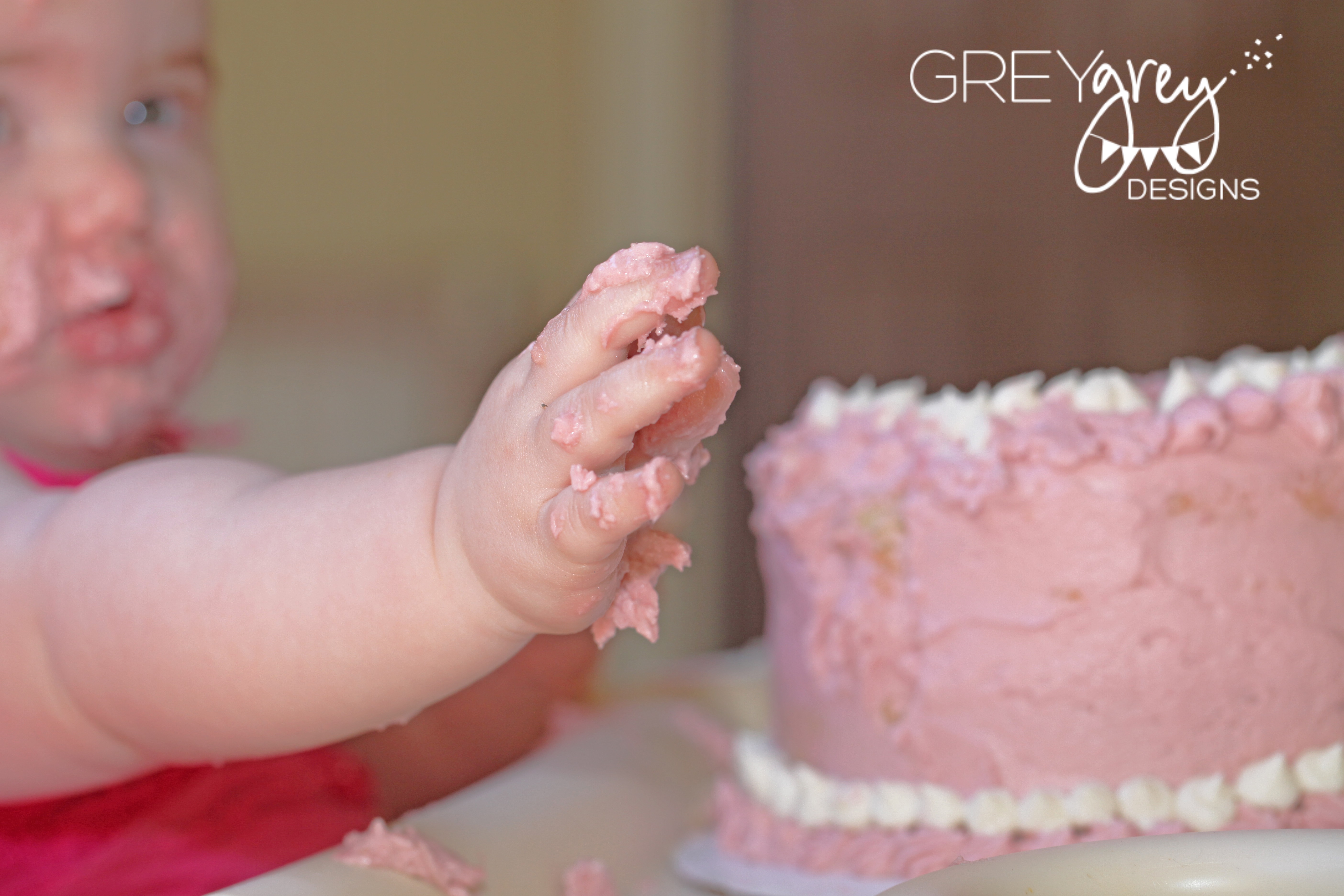 Three Little Pig Party Cake