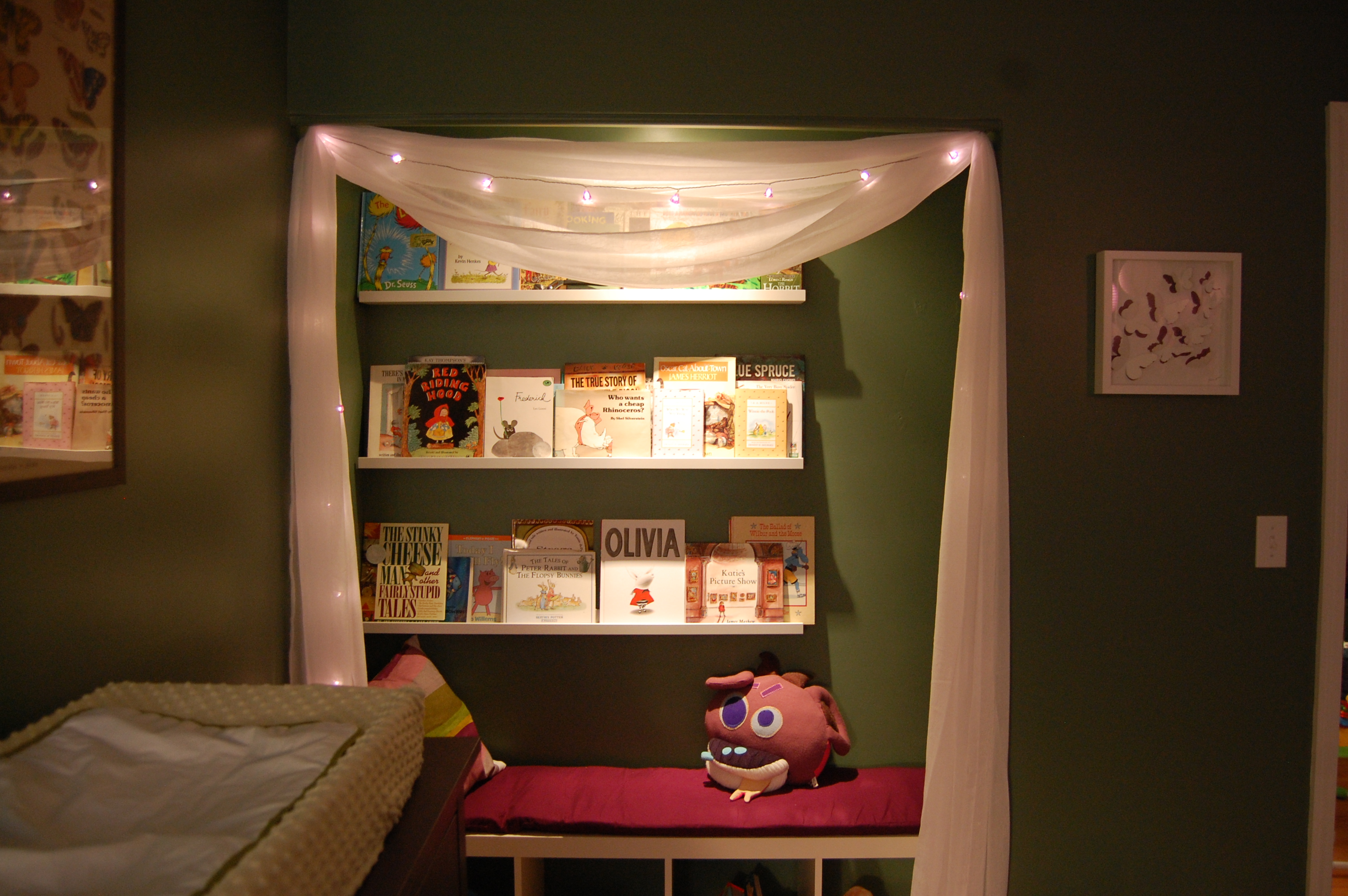 Closet Turned Book Nook