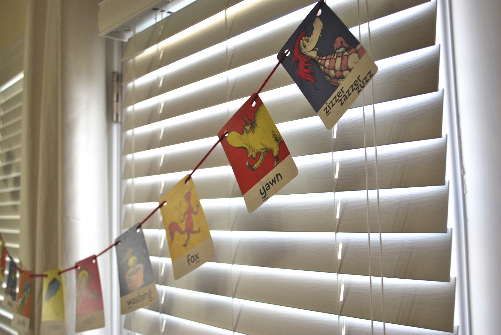 DIY Dr. Seuss Banner Using Flashcards