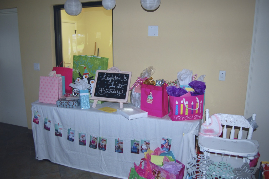 Gift Table with Photo Clothesline