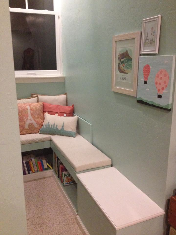 DIY Built-In Bookshelf/Bench
