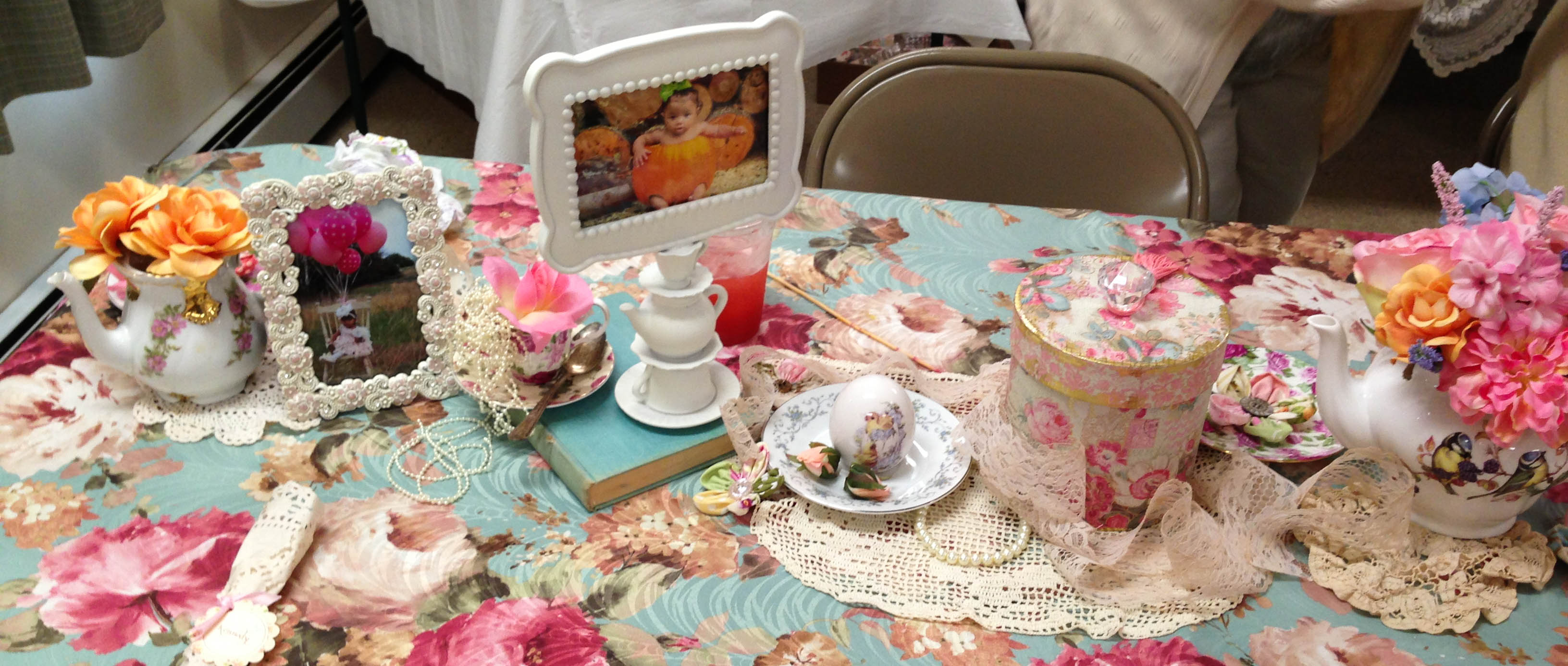 Shabby Chic Tea Party Table Decor