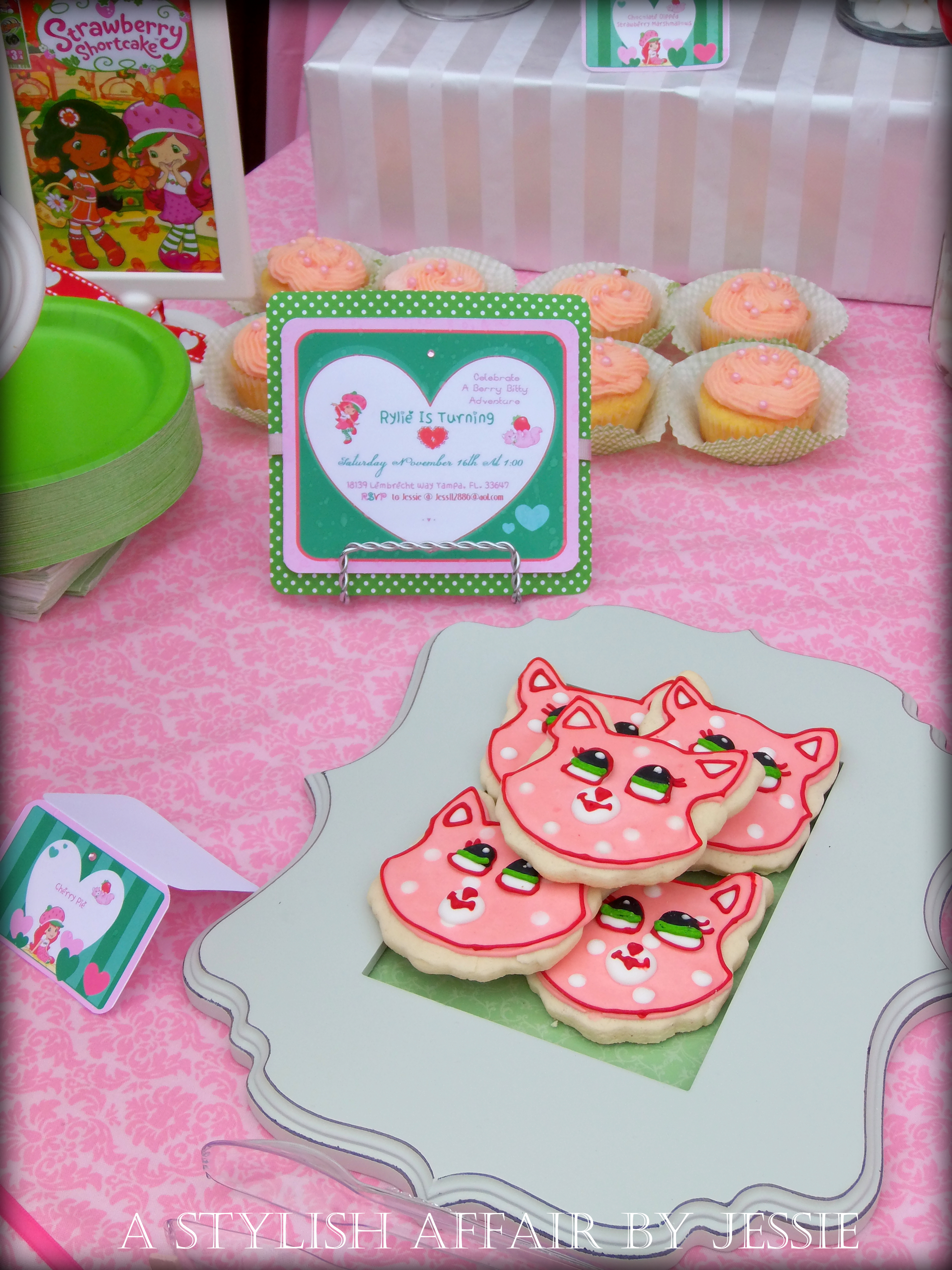 Custard the Pink Cat Cookies