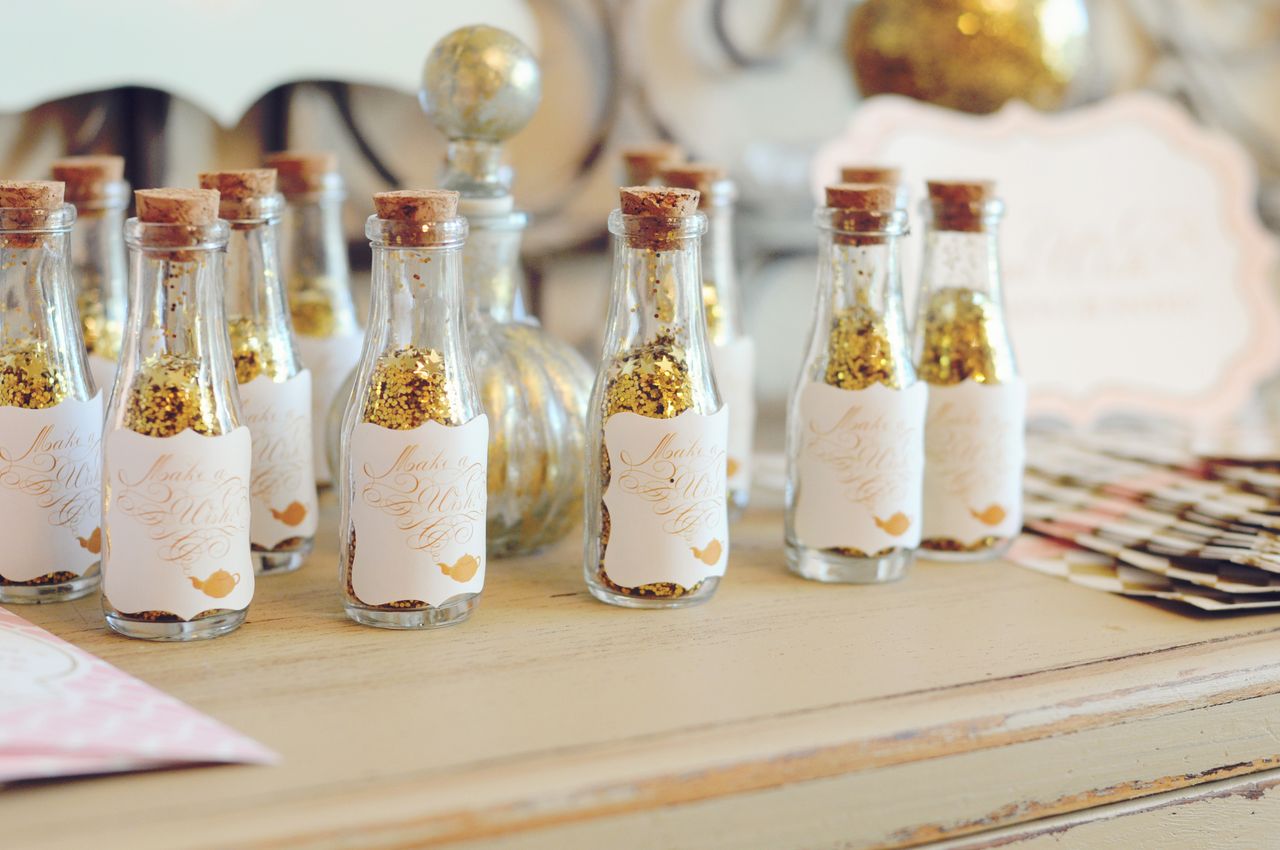 Genie Lamp bottles with Gold Chargers