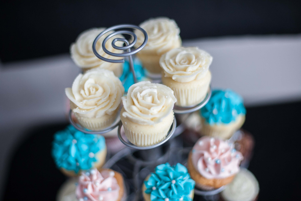 Pink, Aqua and Gold Cupcakes