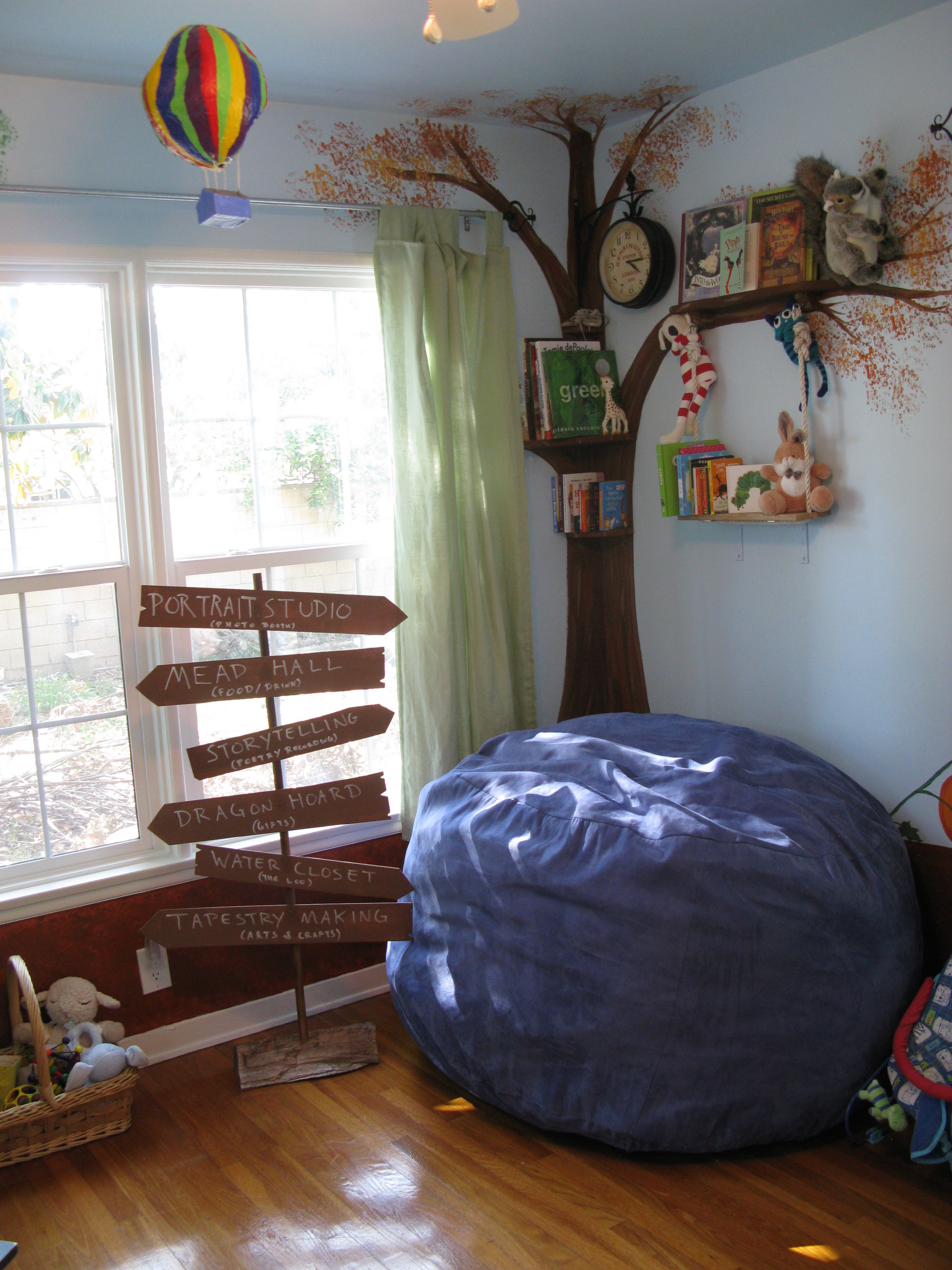 DIY forest glade in a children's room - from color concept to