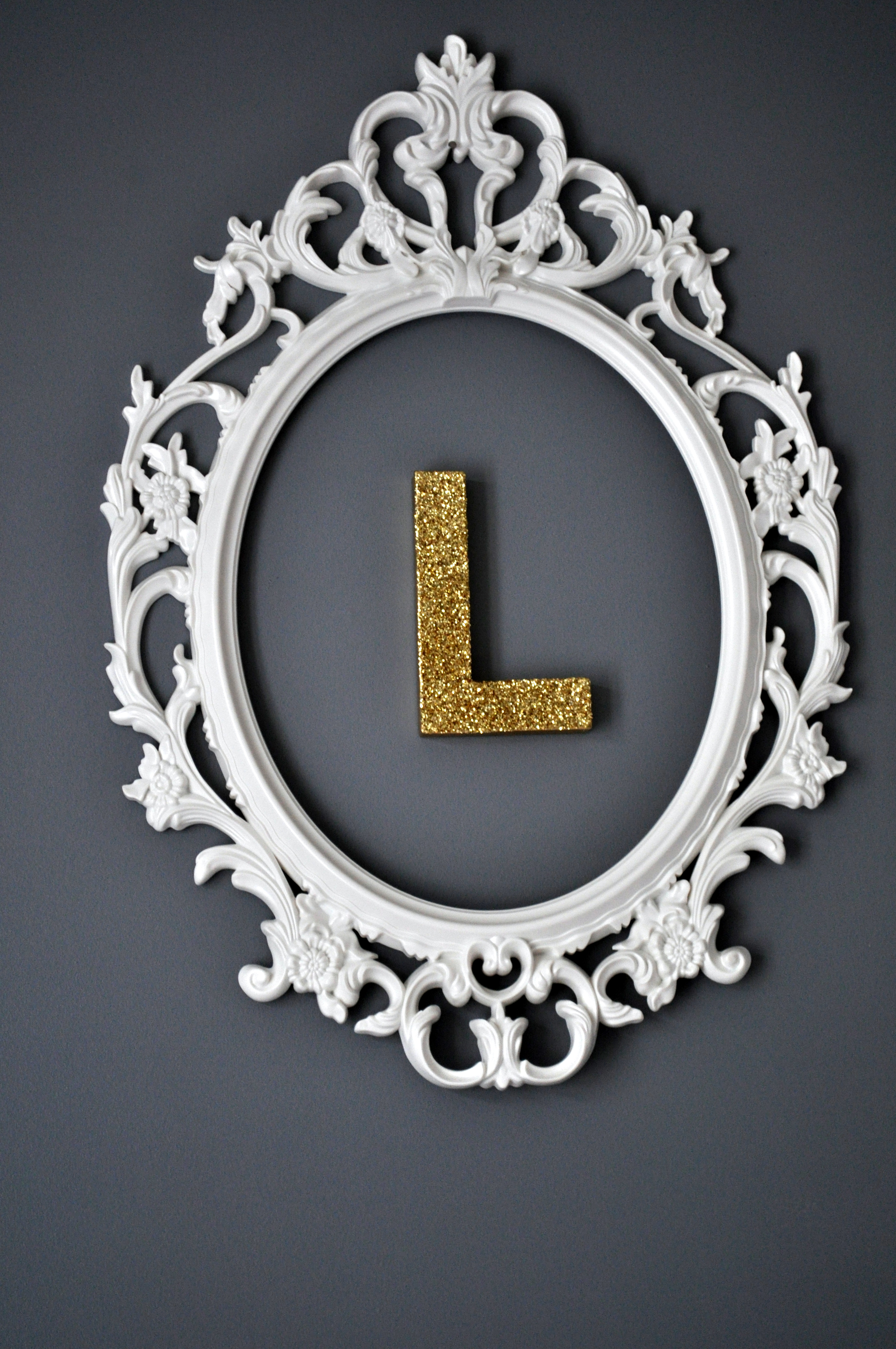 Metallic Gold "L" in Vintage Frame