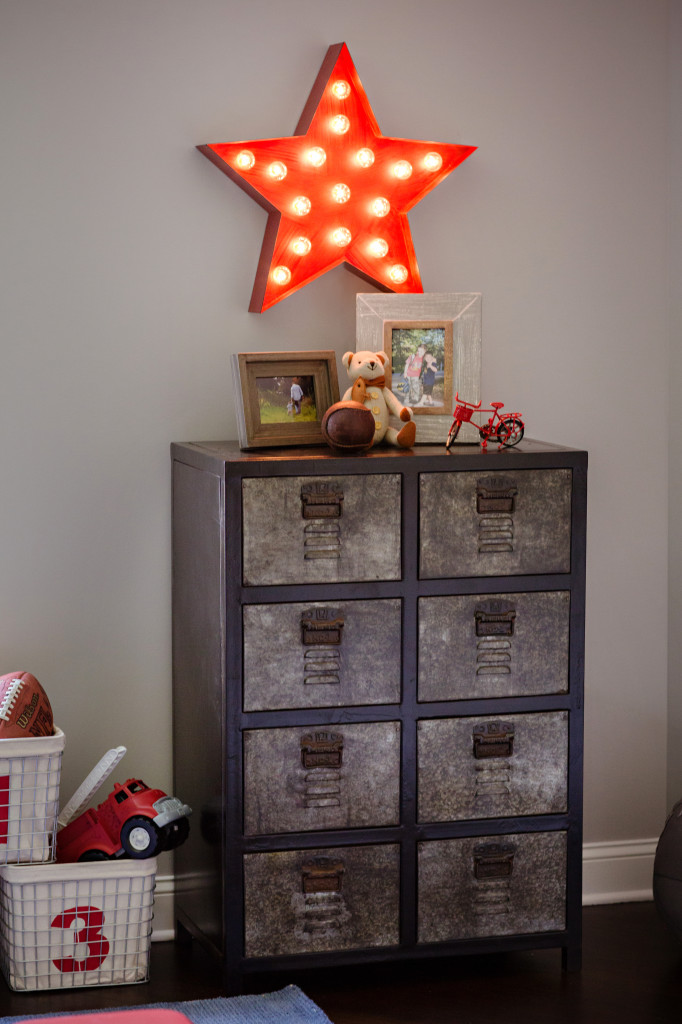 Light Up Star and Locker Dresser