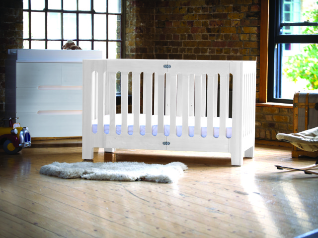 bloom Alma Max Folding Crib