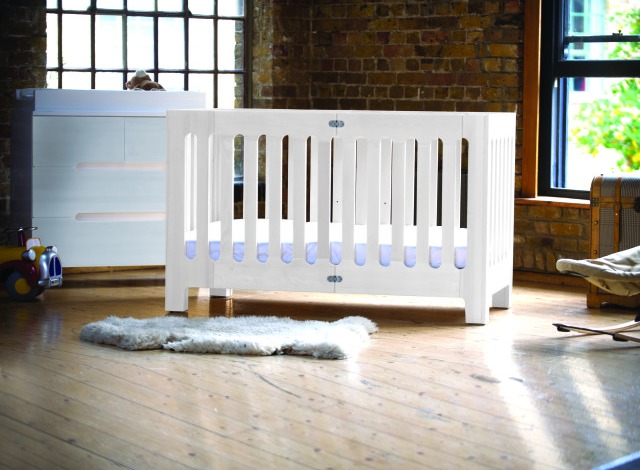 bloom Alma Max Folding Crib