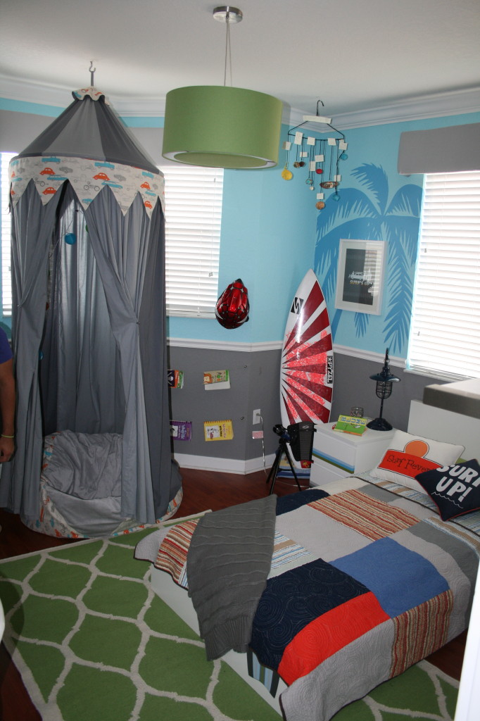 Canopy Tent in Boy's Room