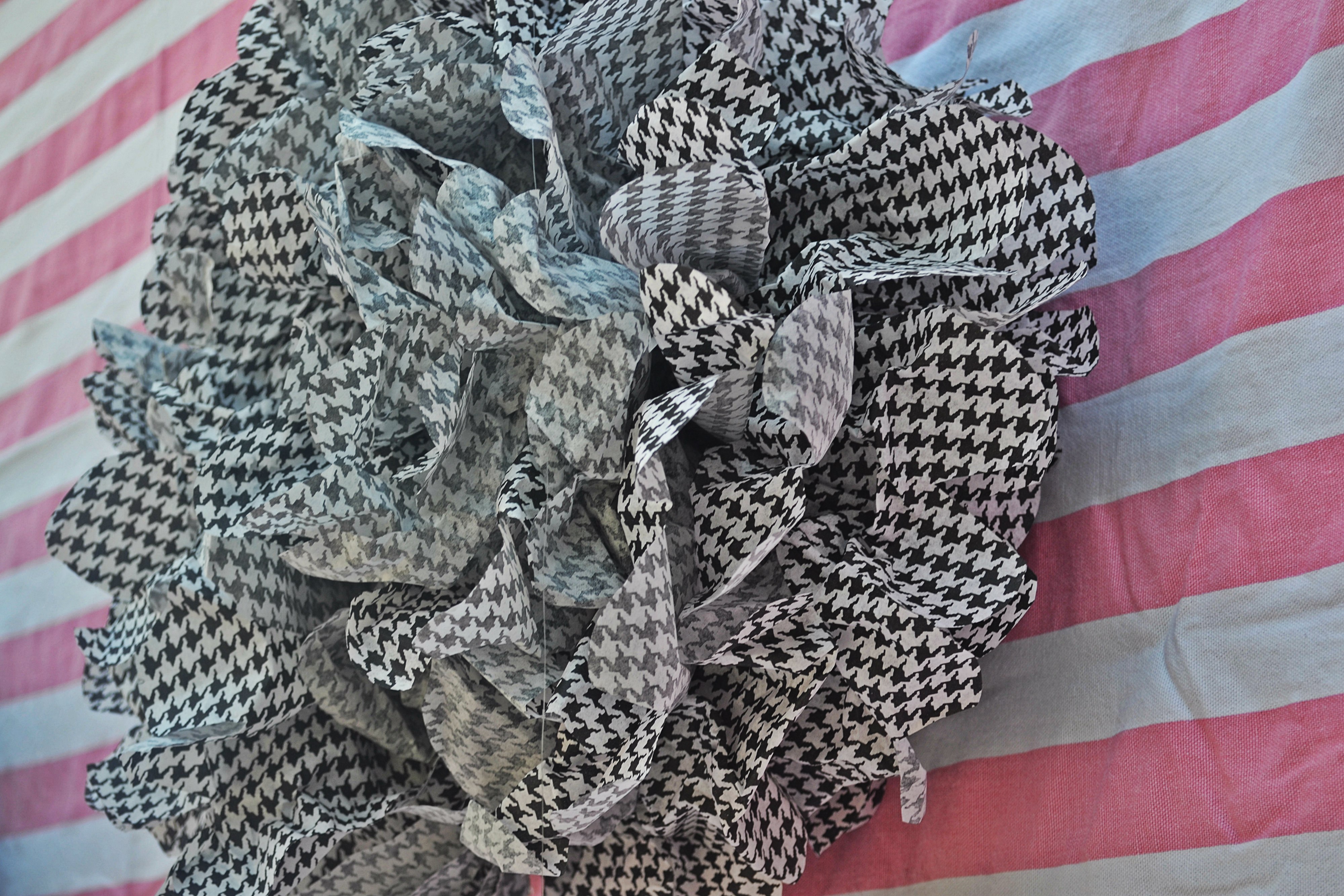 Houndstooth Pom Poms for this Puppy Party