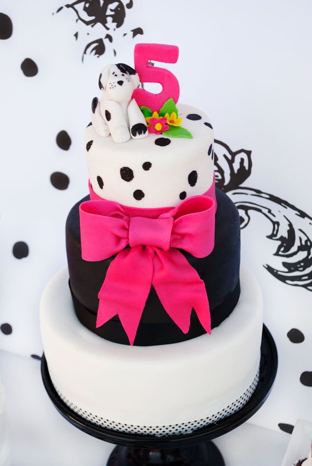 Puppy-Themed Birthday Cake