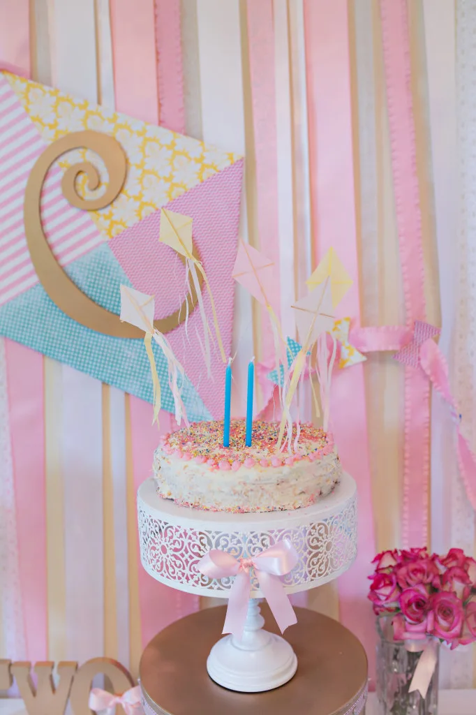 Kite-Themed Birthday Party Cake - Project Nursery