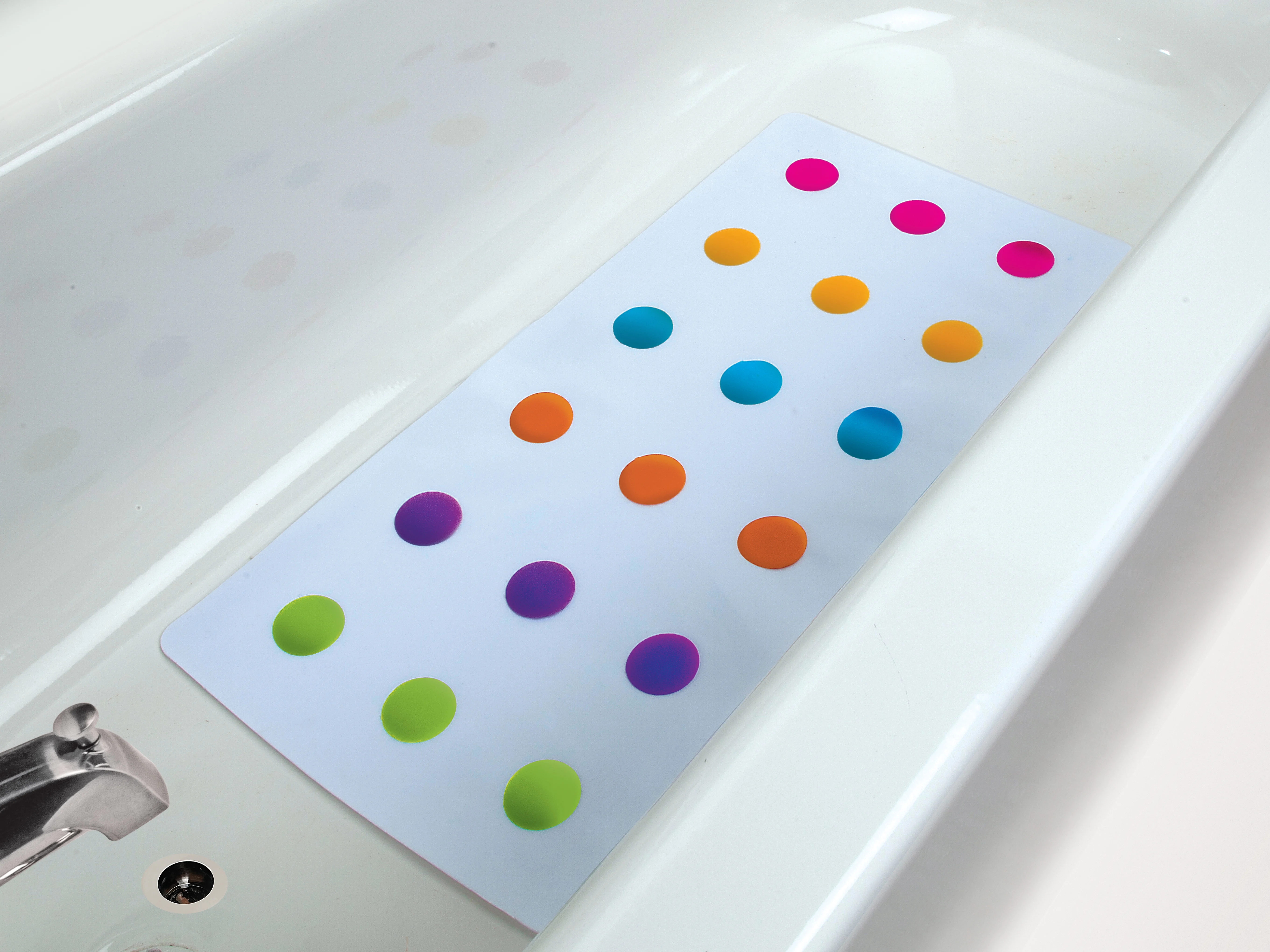 Dandy Dots Bath Mat from Munchkin