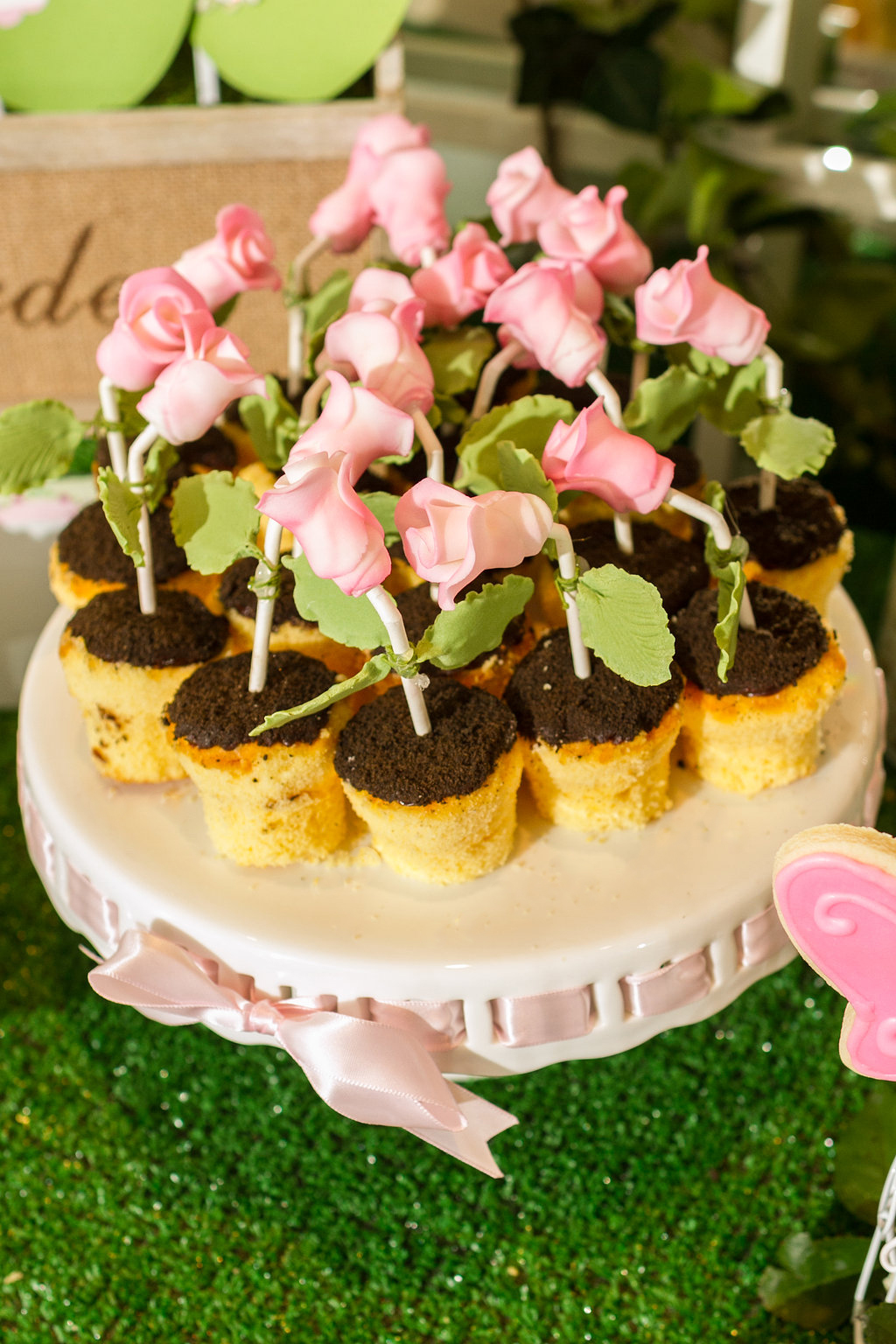 Cupcakes that Look Like Potted Roses