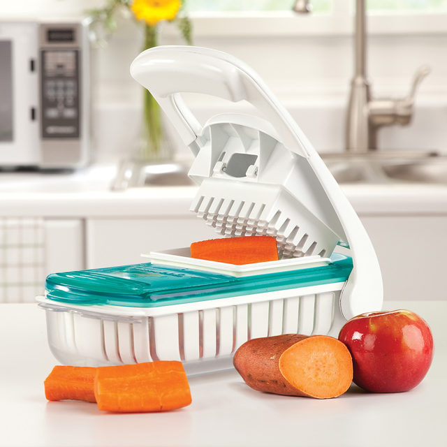 Fresh Food Chopper from Munchkin