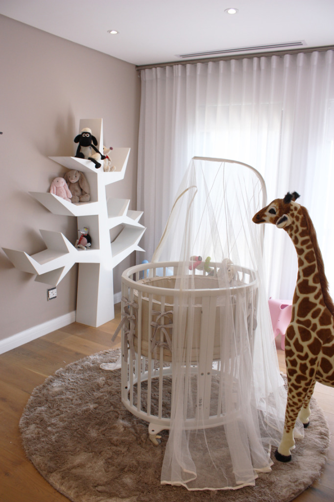 giraffe baby nursery