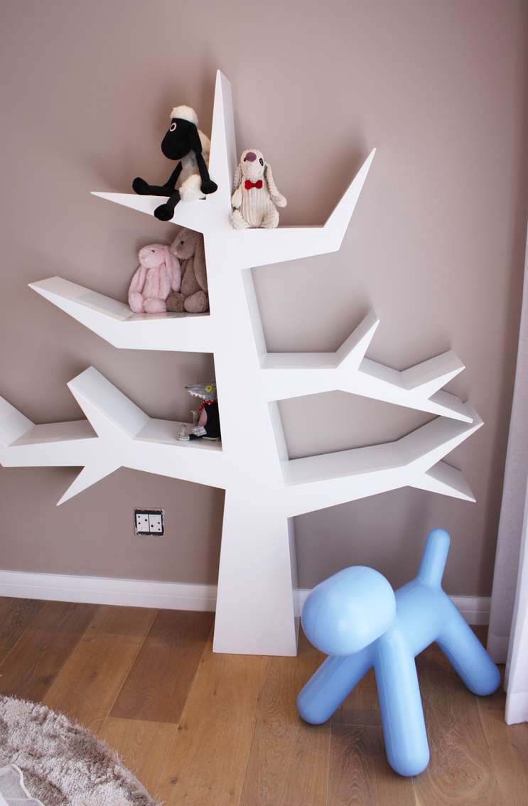 Tree Bookshelf in this Teddy Bear Nursery