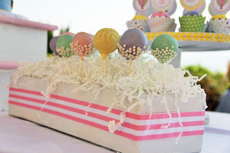 Pastel Cake Pops for this Hot Air Balloon Birthday Party