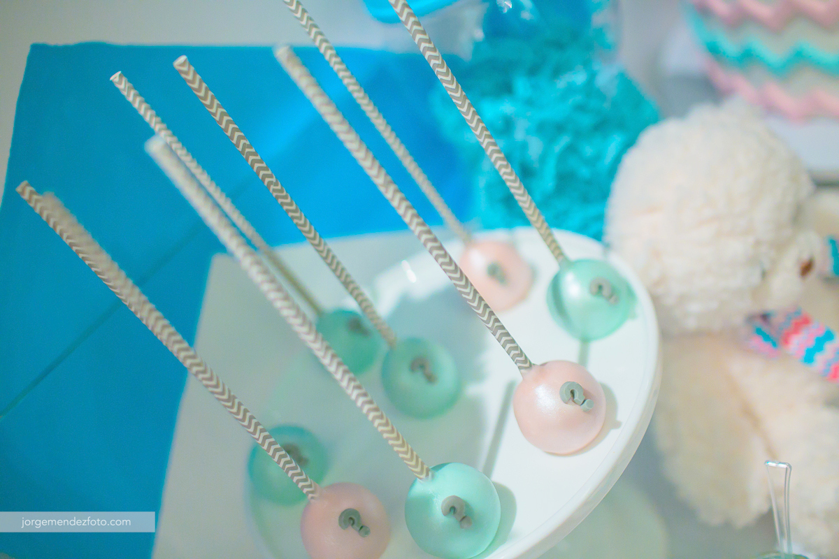 Pink and Blue Cake Pops for this Gender Reveal