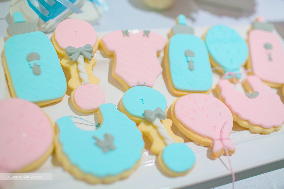 Blue and Pink Sugar Cookies for this Gender Reveal