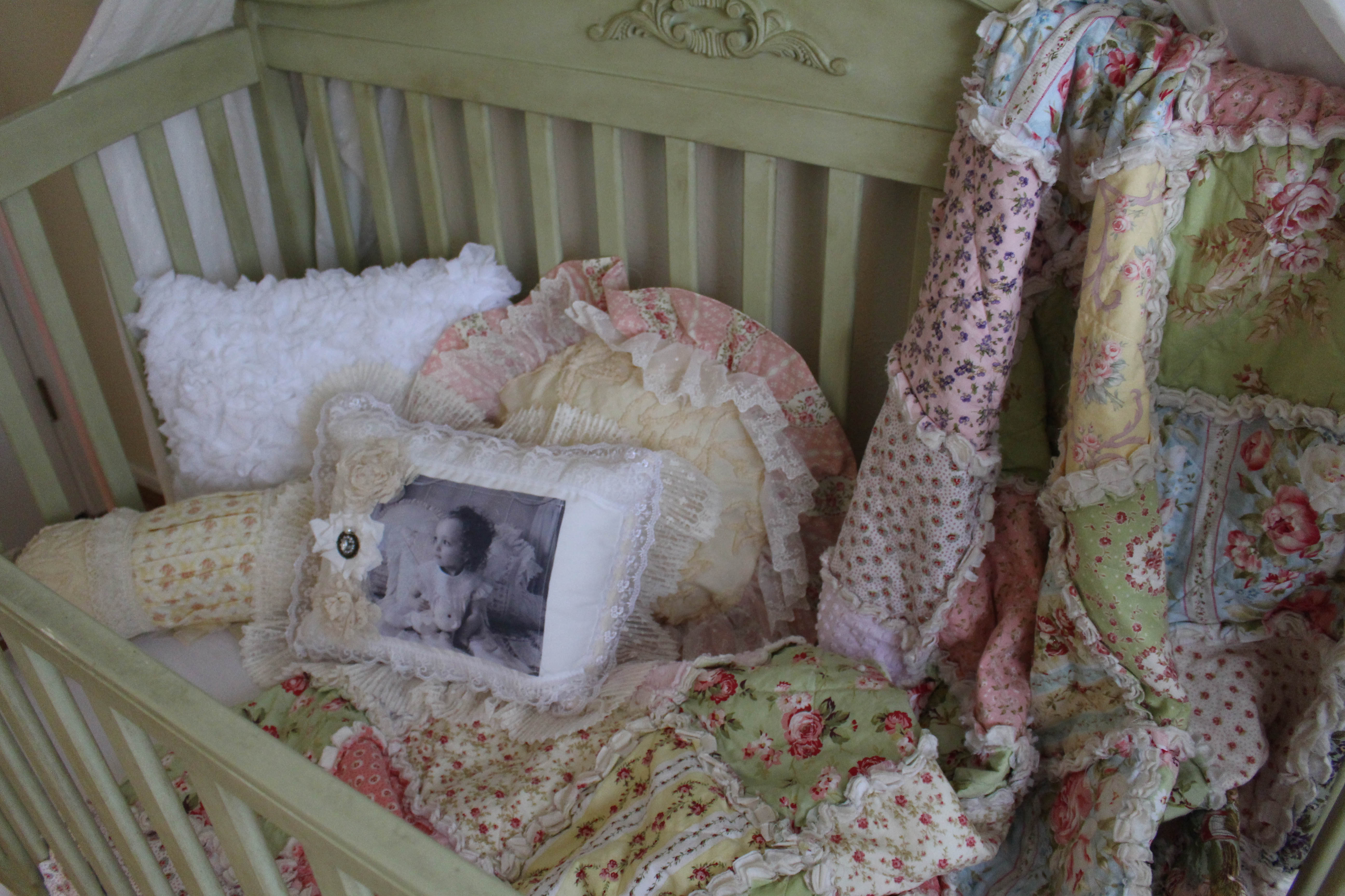 Shabby chic crib outlet sheets