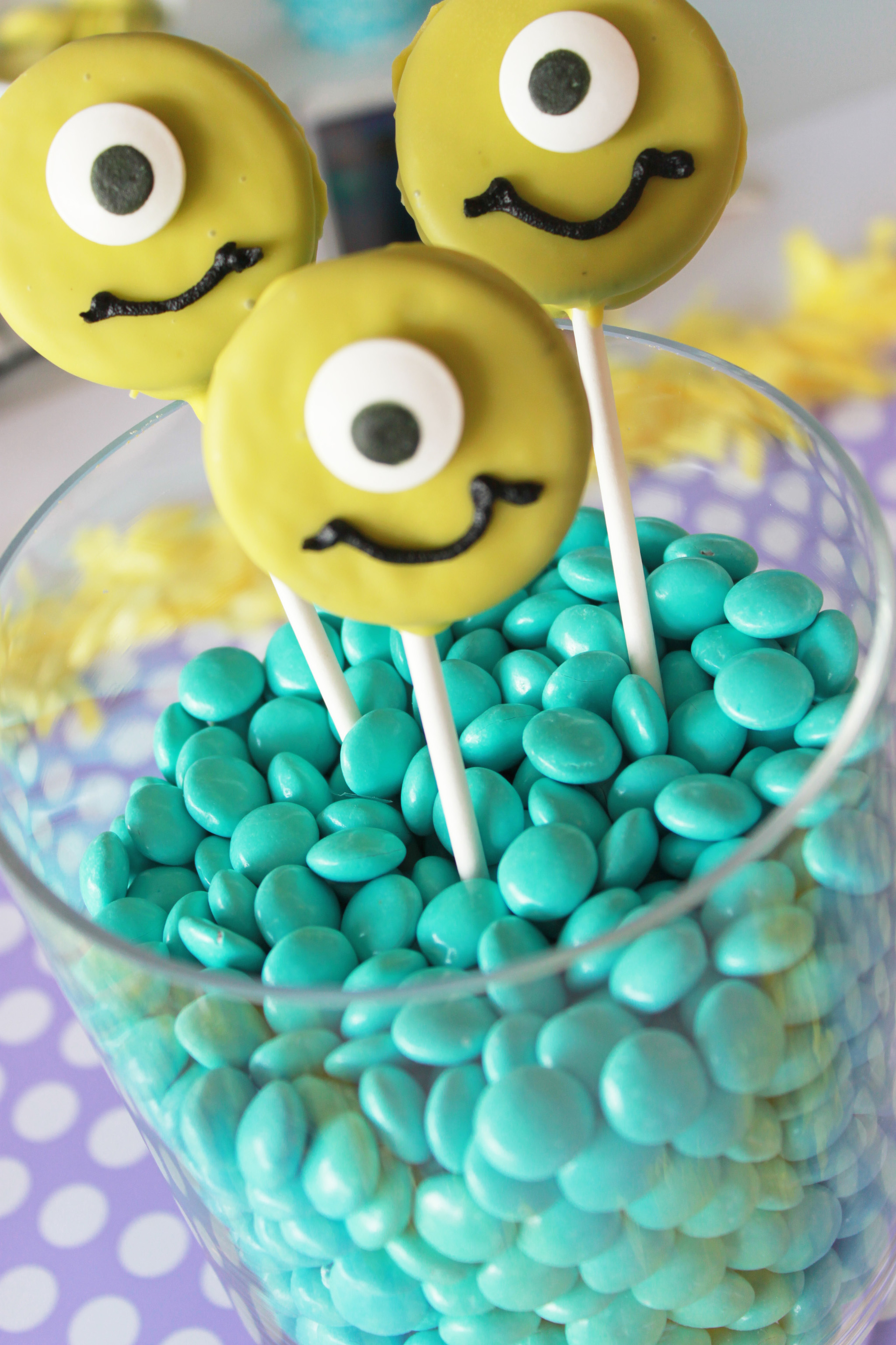 Mike Wazowski Oreo Pops