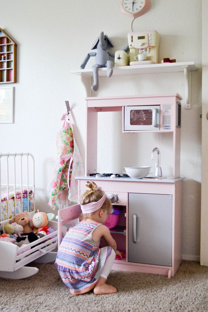 vintage toddler kitchen