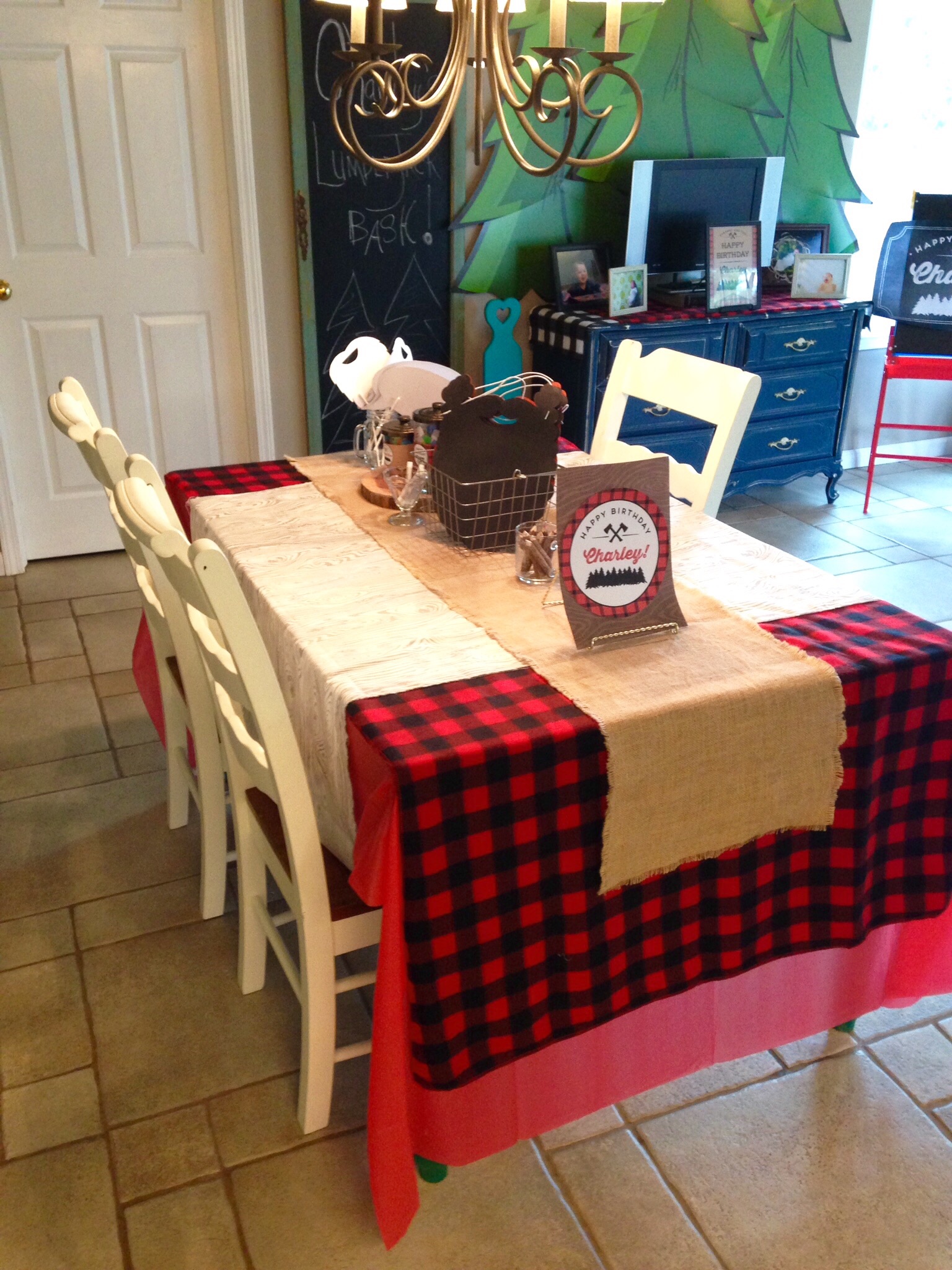 Beard Decorating Table