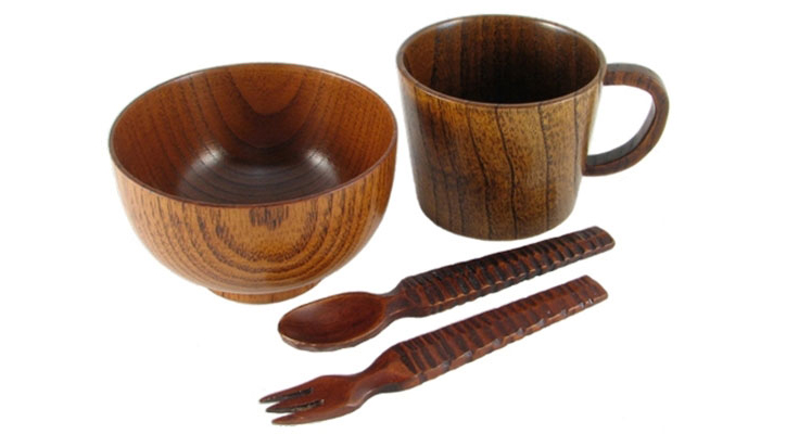 Children's Wooden Dish Set from Inhabitots