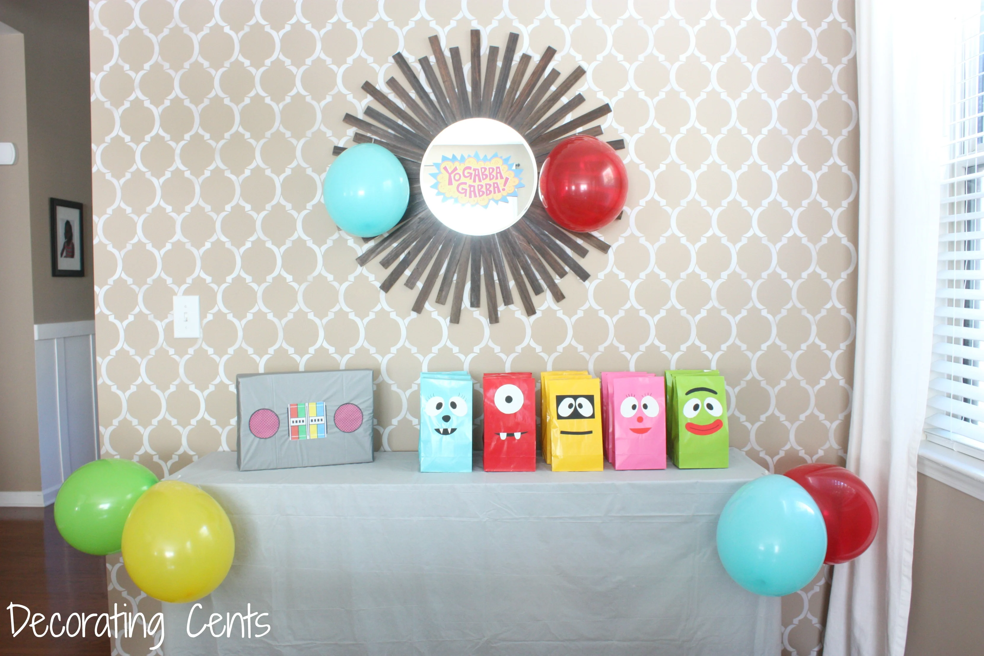 Yo Gabba Gabba! Birthday Party Favor Boxes of Crayons - Parties Plus