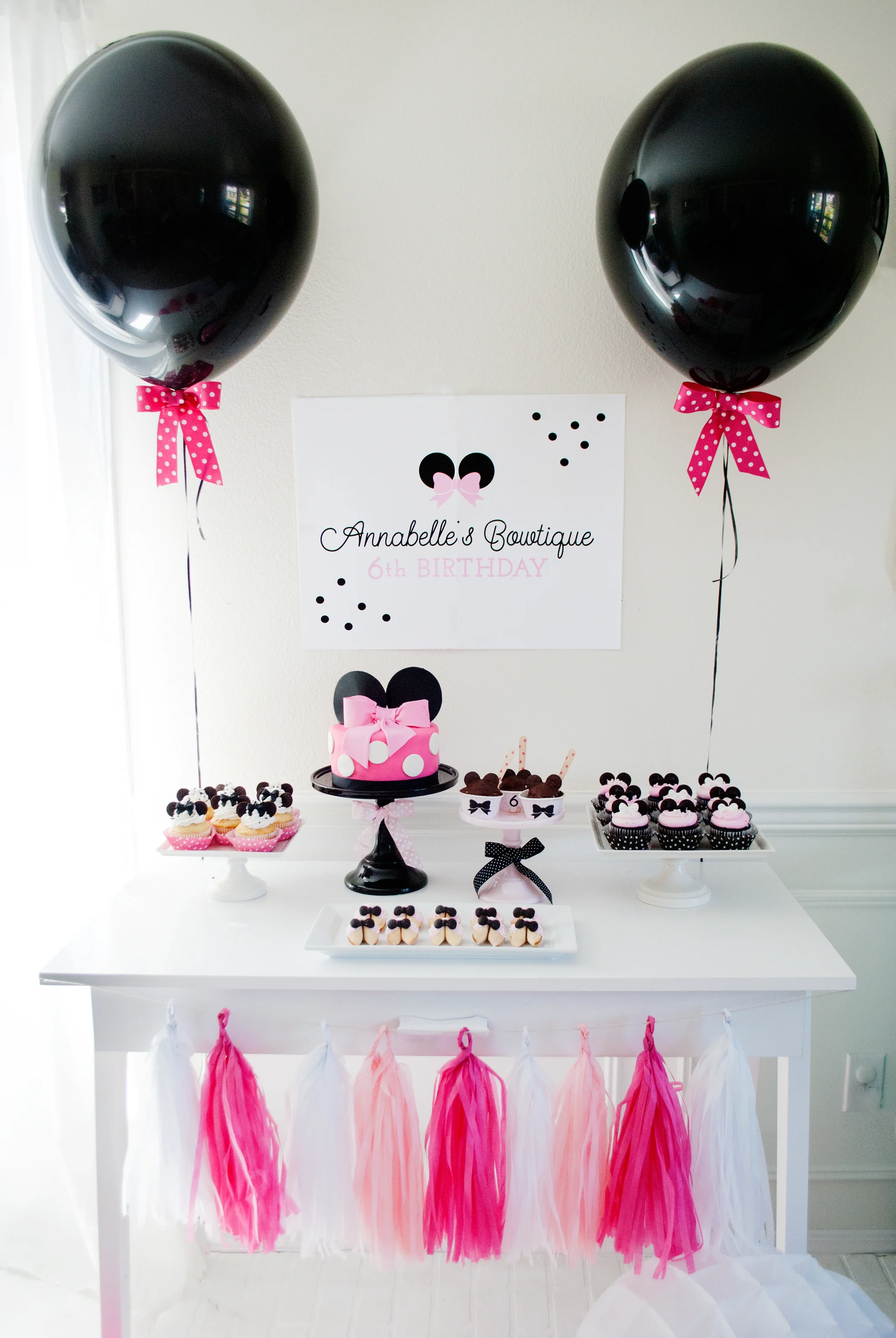 Minnie Mouse Bowtique Theme Cake Topper