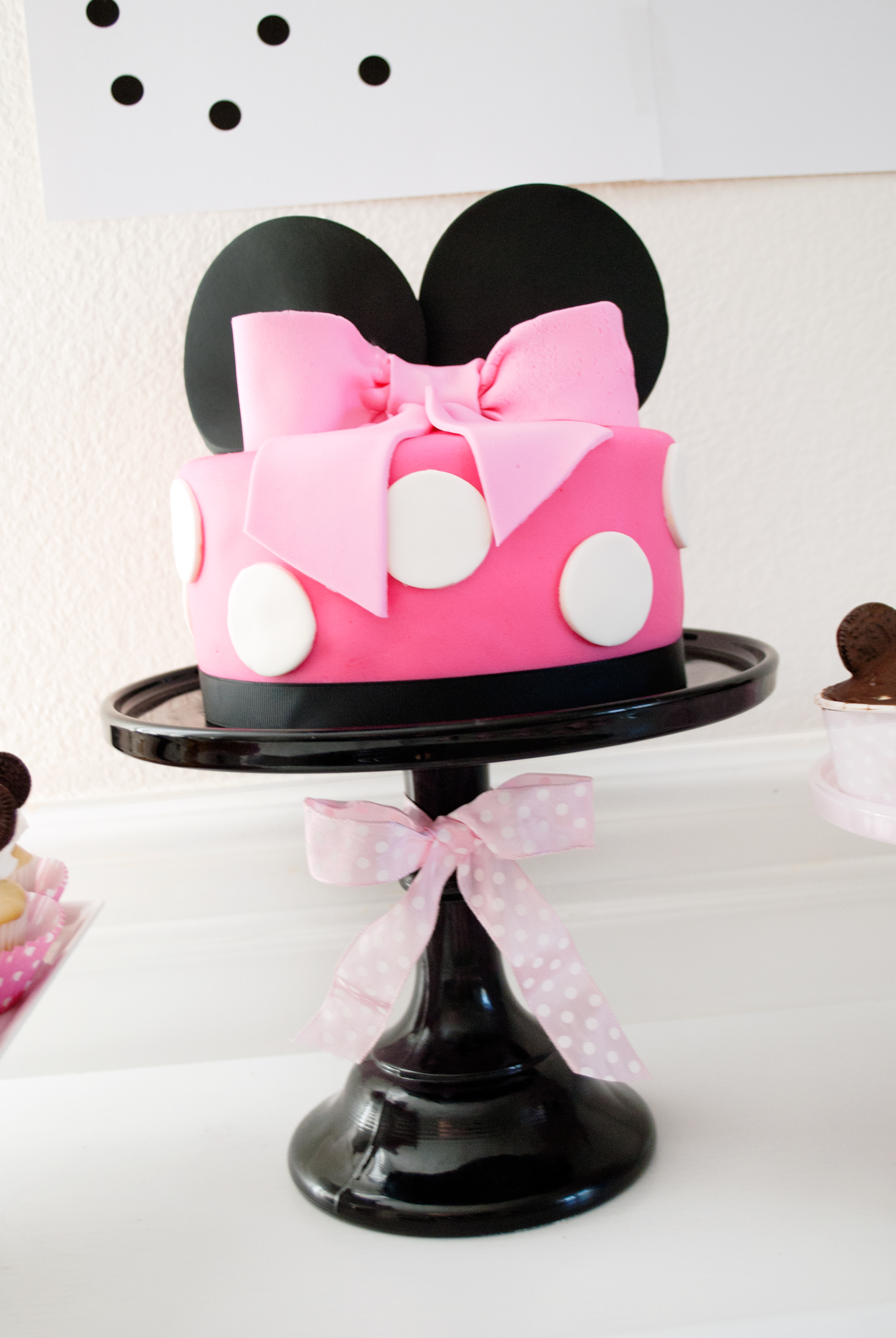 Minnie Mouse Bowtique Birthday Cake