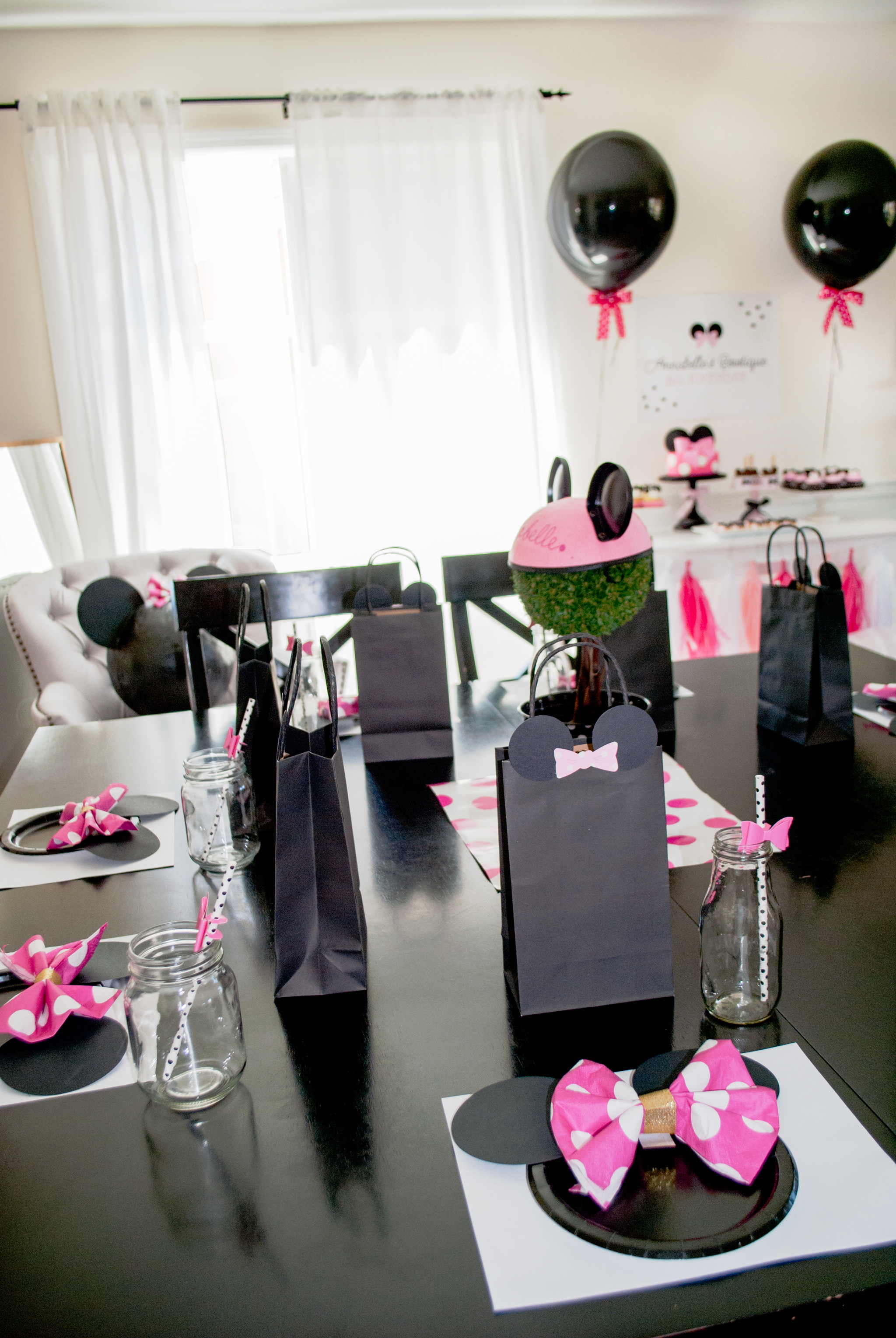 Minnie Mouse Party Decor