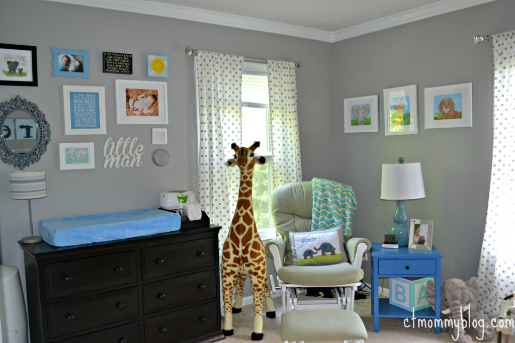 giraffe themed baby room