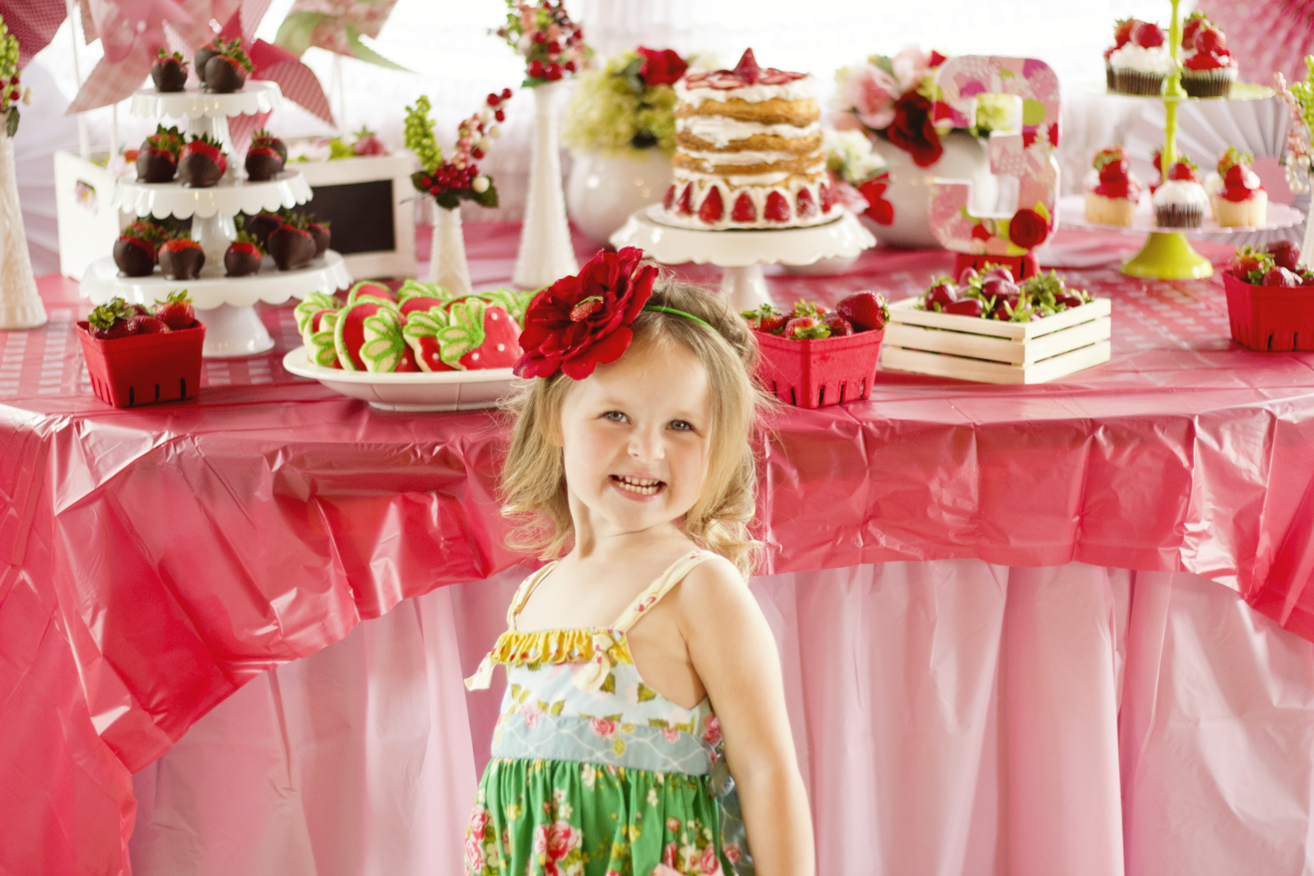 Desperate Craftwives: Strawberry Birthday Party