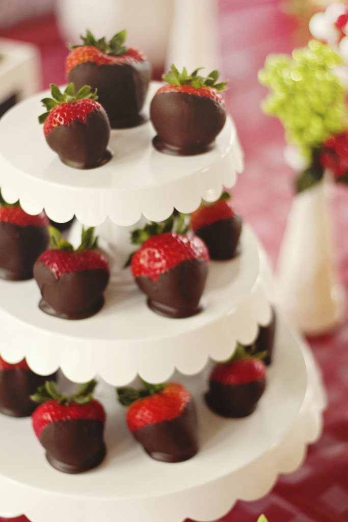 Chocolate Strawberries for this Strawberry Shortcake Birthday Party