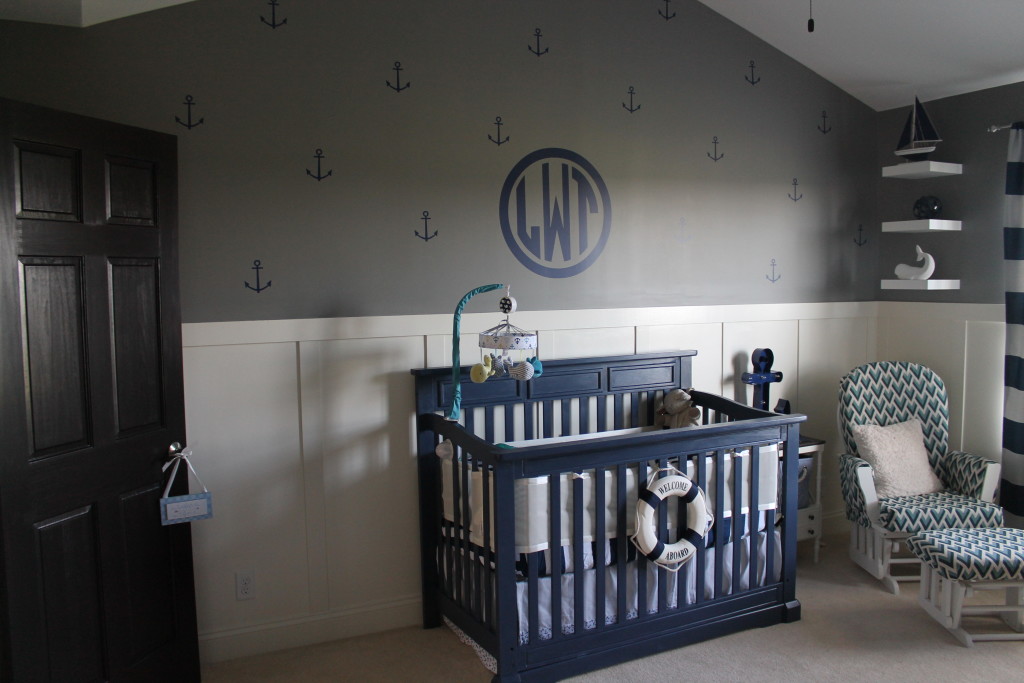 Anchor vinyls in this nautical nursery
